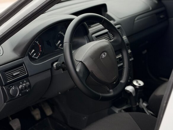2016 Lada (ВАЗ) Priora I Рестайлинг, белый, 670000 рублей - вид 10