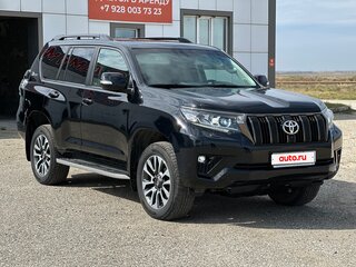 2021 Toyota Land Cruiser Prado 150 Series Рестайлинг 3, чёрный, 7750000 рублей, вид 3