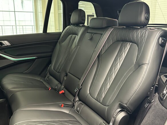 2026 BMW X7 40d I (G07) Рестайлинг, чёрный, 15990000 рублей - вид 35
