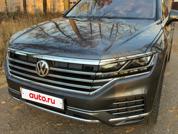 2018 Volkswagen Touareg III, серый, 5250000 рублей - вид 12