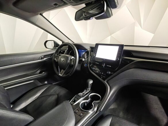 2021 Toyota Camry VIII (XV70) Рестайлинг, белый, 2830000 рублей - вид 12