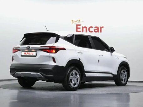 2021 Kia Seltos I, белый, 2190544 рублей, вид 4