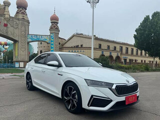 2023 Skoda Octavia IV (A8), белый, 2180000 рублей, вид 3