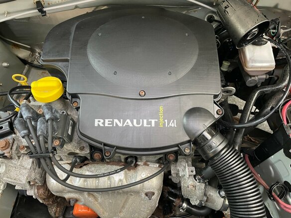 2009 Renault Logan I, серый, 380000 рублей - вид 10