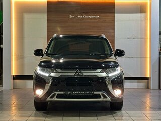 2020 Mitsubishi Outlander III Рестайлинг 3, чёрный, 2399900 рублей, вид 2