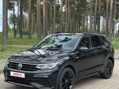 2022 Volkswagen Tiguan II Рестайлинг, чёрный, 3400000 рублей, вид 1