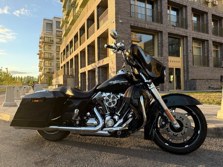 2009 Harley-Davidson Street Glide, чёрный, 880000 рублей, вид 2