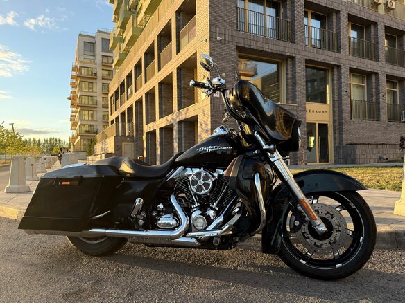 2009 Harley-Davidson Street Glide, чёрный, 880000 рублей - вид 1