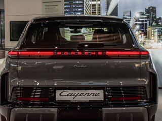 2026 Porsche Cayenne Turbo Electric IV, серый, 36650000 рублей, вид 3