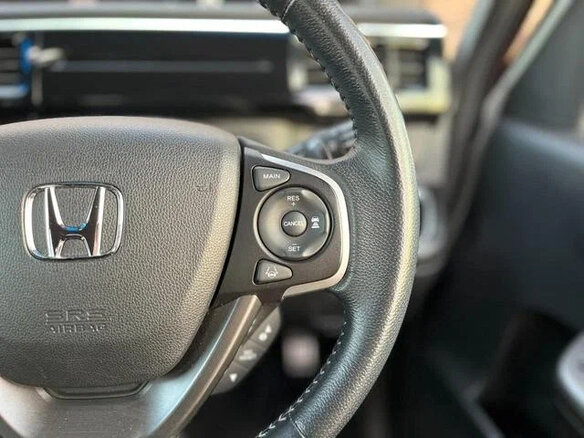 2017 Honda Stepwgn Spada V, белый, 1920000 рублей - вид 10