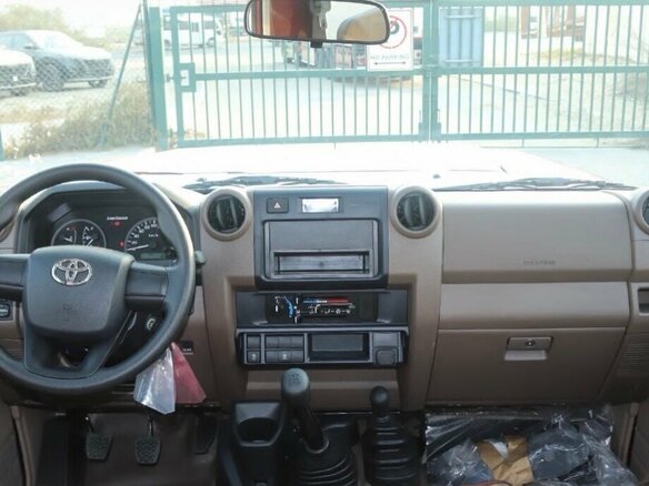 2026 Toyota Land Cruiser 71 70 Series Рестайлинг 2, красный, 10400000 рублей - вид 10