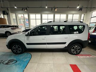 2026 Lada (ВАЗ) Largus Cross I Рестайлинг, белый, 2072000 рублей, вид 4