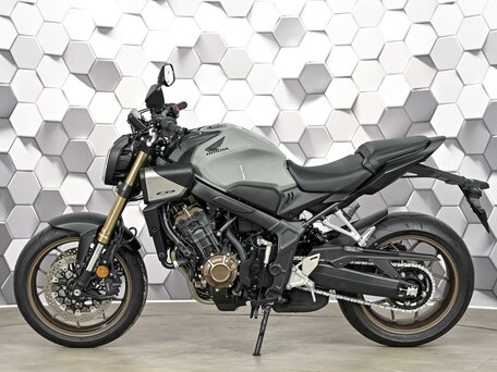 2026 Honda CB 650R, серый, 1377000 рублей, вид 4