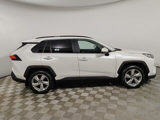 2020 Toyota RAV4 V (XA50), белый, 2649000 рублей, вид 4