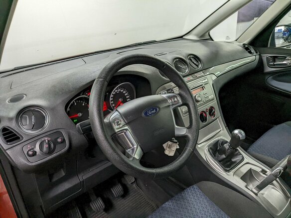 2007 Ford Galaxy II, красный, 790000 рублей - вид 12