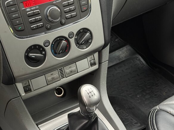 2010 Ford Focus II Рестайлинг, серебристый, 399000 рублей - вид 17