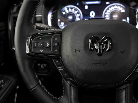 2026 Ram 1500 Crew Cab eTorque V Рестайлинг, чёрный, 11227793 рублей - вид 29