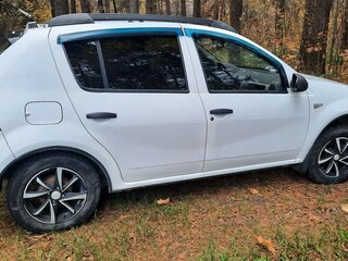 2011 Renault Sandero I, белый, 400000 рублей, вид 2