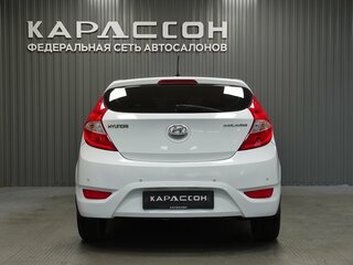 2013 Hyundai Solaris I, белый, 858000 рублей, вид 4