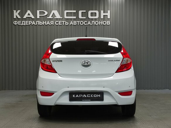 2013 Hyundai Solaris I, белый, 858000 рублей - вид 3
