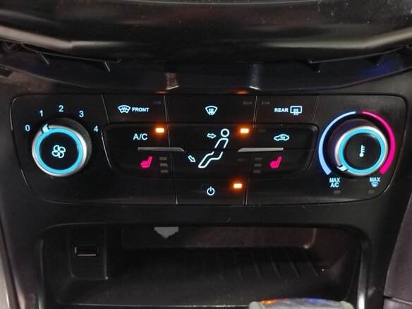 2015 Ford Focus III, белый, 742000 рублей - вид 16