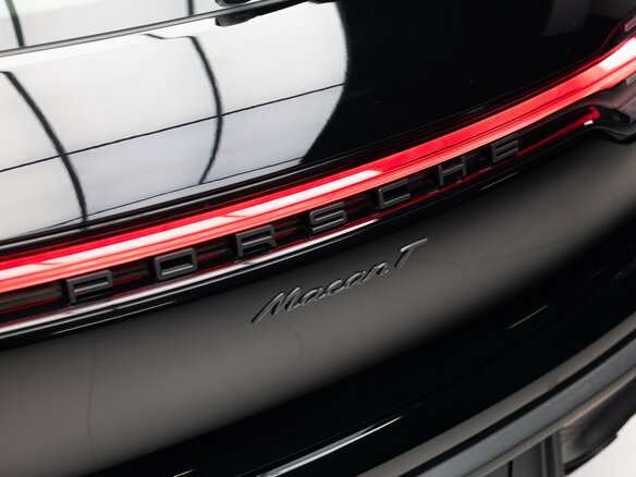 2026 Porsche Macan I Рестайлинг 2, чёрный, 12390000 рублей - вид 31