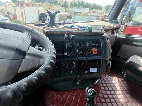 2006 Volvo FH, чёрный, 2900000 рублей, вид 2