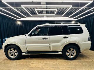2007 Mitsubishi Pajero IV, белый, 1599000 рублей, вид 3
