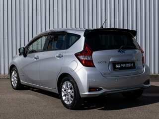 2017 Nissan Note e-Power II Рестайлинг, серебристый, 1449000 рублей, вид 2