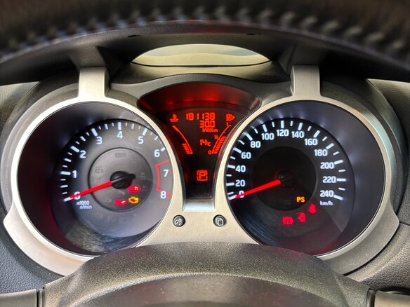 2012 Nissan Juke I, белый - вид 8