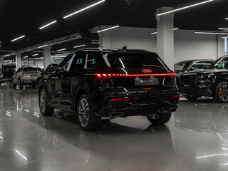 2026 Audi Q5 L III (GU), чёрный, 6300000 рублей, вид 4