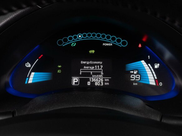 2016 Nissan Leaf (EM57) I (ZE0/AZE0), чёрный, 1270000 рублей - вид 12