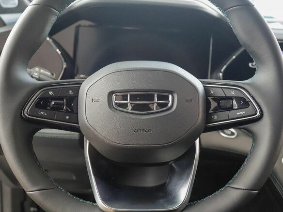 2026 Geely Monjaro I Рестайлинг, белый - вид 13