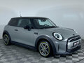 2021 Mini Hatch Cooper III (F55/F56) Рестайлинг 2, серый, 1850000 рублей - вид 2