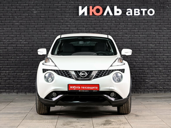 2015 Nissan Juke I Рестайлинг, белый, 1630000 рублей - вид 2