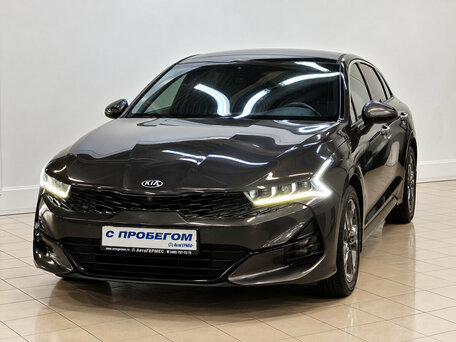 2021 Kia K5 III, серый, 3100000 рублей, вид 1