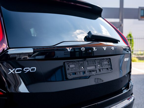 2026 Volvo XC90 B5 II Рестайлинг 2, чёрный, 10100000 рублей - вид 7