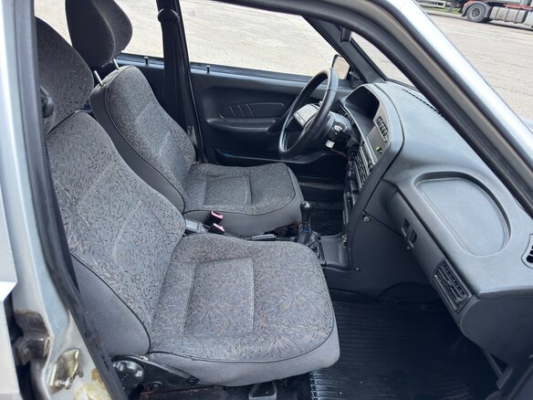 2006 Lada (ВАЗ) 2115, серебристый, 147000 рублей - вид 12
