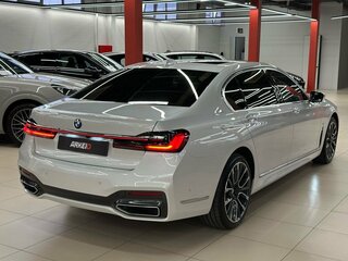 2019 BMW 7 серии Long 730Ld xDrive VI (G11/G12) Рестайлинг, белый, 8100000 рублей, вид 5