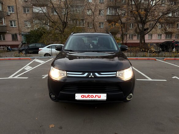 2013 Mitsubishi Outlander III, чёрный, 1300000 рублей