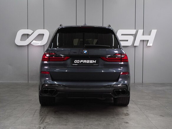 2020 BMW X7 30d I (G07), серый, 7899000 рублей - вид 3