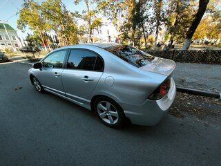 2008 Honda Civic VIII Рестайлинг, серебристый, 800000 рублей, вид 5