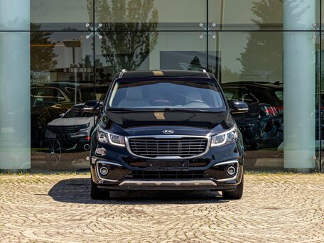 2017 Kia Carnival III, чёрный, 2065000 рублей, вид 2