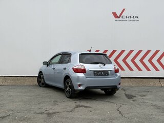 2010 Toyota Auris I Рестайлинг, серебристый, 950000 рублей, вид 3