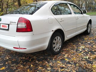 2011 Skoda Octavia II (A5) Рестайлинг, белый, 510000 рублей, вид 2