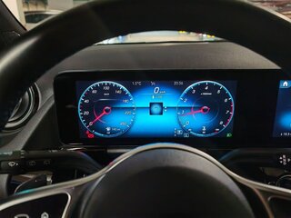 2020 Mercedes-Benz GLA 200 II (H247), чёрный, 3280000 рублей, вид 3
