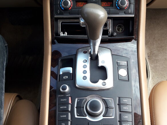 2007 Audi S8 II (D3) Рестайлинг, коричневый - вид 4