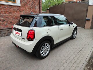 2020 Mini Hatch Cooper III (F55/F56) Рестайлинг, бежевый, 2350000 рублей, вид 5