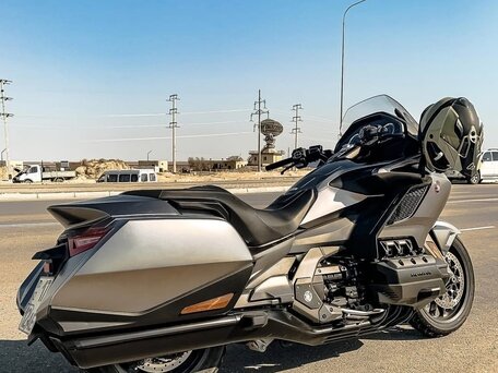 2019 Honda GL 1800 Gold Wing, серебристый, 2350000 рублей, вид 2