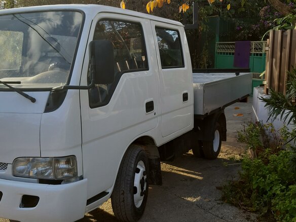 2004 Kia K-Series, белый, 1200000 рублей - вид 4